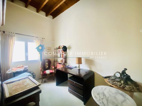 Maison
                                                                                                                                                                                                                                                                                                                        6 pièce(s)                                                                                                                                                                                                          4 chambre(s)                                                                                                                                                                                                          185  m²