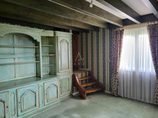 A QUELQUES MINUTES D'EPERNAY ET DE PIERRY - PAVILLON HAUT DE GAMME sur  1.882 m² avec TERRASSE, BASSIN, CHALET, PARKING INTERIEUR et GARAGE