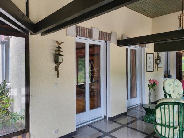 A QUELQUES MINUTES D'EPERNAY ET DE PIERRY - PAVILLON HAUT DE GAMME sur  1.882 m² avec TERRASSE, BASSIN, CHALET, PARKING INTERIEUR et GARAGE