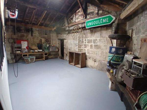 NERSAC (16) Maison rénovée avec dépendance exceptionnelle