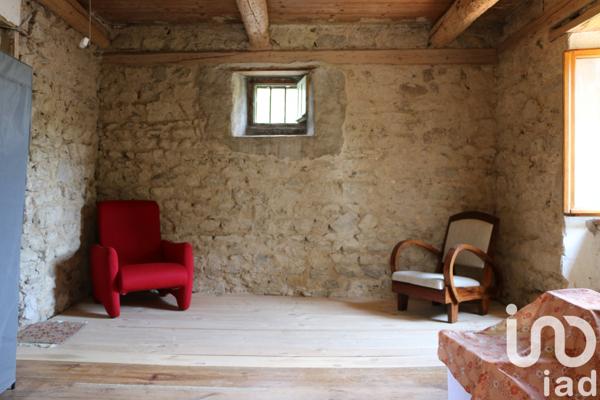 Maison à vendre 4 pièces 93 m² Saint-Bonnet-le-Chastel