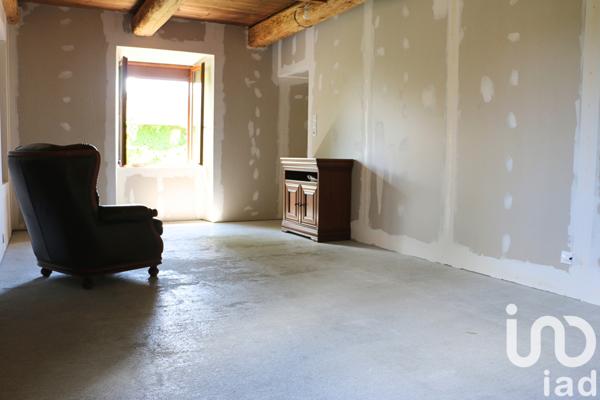 Maison à vendre 4 pièces 93 m² Saint-Bonnet-le-Chastel
