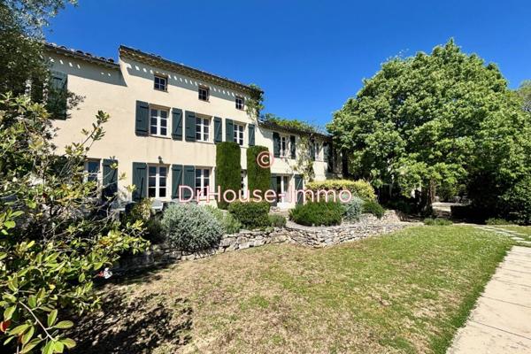 Bien immobilier à vendre 20 pièces de 809 m²