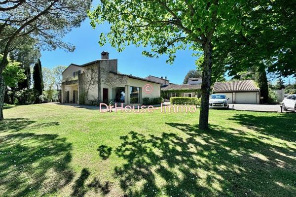 Bien immobilier à vendre 20 pièces de 809 m²