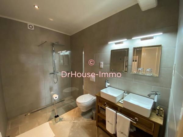 Bien immobilier à vendre 20 pièces de 809 m²