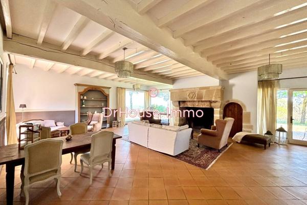 Bien immobilier à vendre 20 pièces de 809 m²