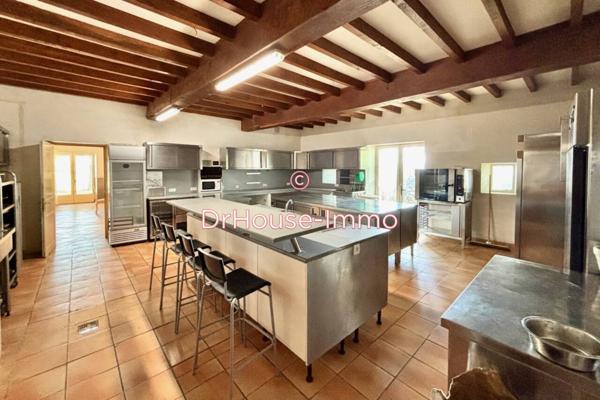 Bien immobilier à vendre 20 pièces de 809 m²