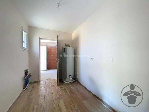 Vente                                                      Maison
                        
                     4 pièces                      123 m2                     à Vélines