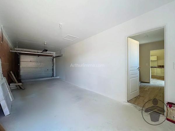 Vente                                                      Maison
                        
                     4 pièces                      123 m2                     à Vélines