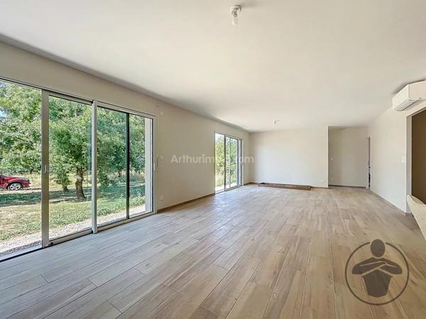 Vente                                                      Maison
                        
                     4 pièces                      123 m2                     à Vélines