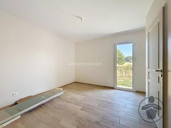 Vente                                                      Maison
                        
                     4 pièces                      123 m2                     à Vélines