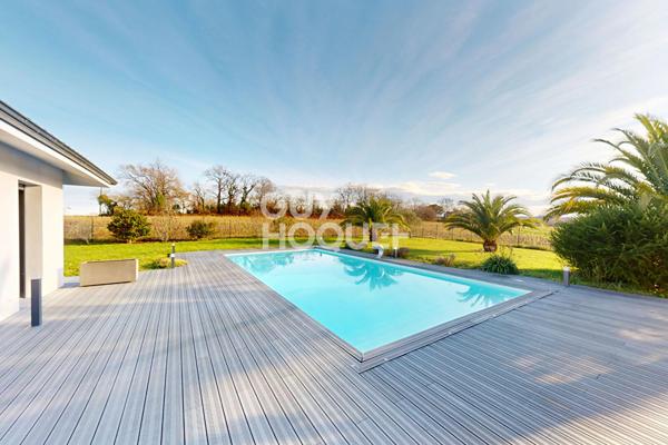 Élégante maison F3 de plain pied avec piscine et terrain clos