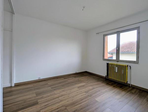 Maison Cazeres 7 pièce(s) 148 m2