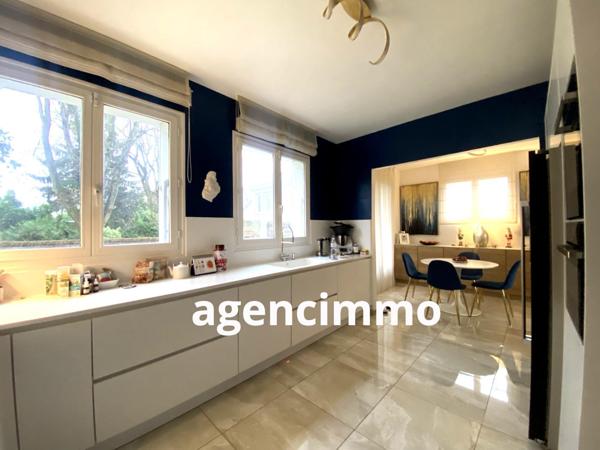 À vendre - Maison bourgeoise, 8 pièces située à Chennevières-sur-Marne (94430)