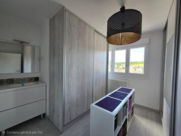 Vaste et lumineux appartement traversant, F6 3 chambre avec balcon