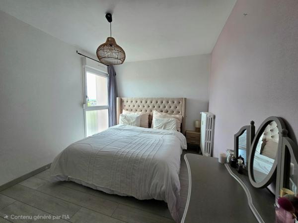 Vaste et lumineux appartement traversant, F6 3 chambre avec balcon