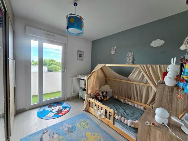 Vaste et lumineux appartement traversant, F6 3 chambre avec balcon