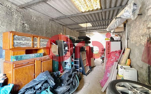 Maison à vendre    1 pièce •  Estagel