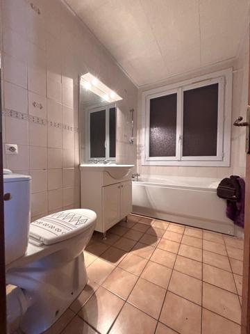 Pavillon lumineux avec jardin