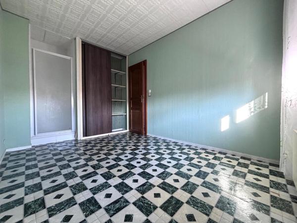 Pavillon lumineux avec jardin