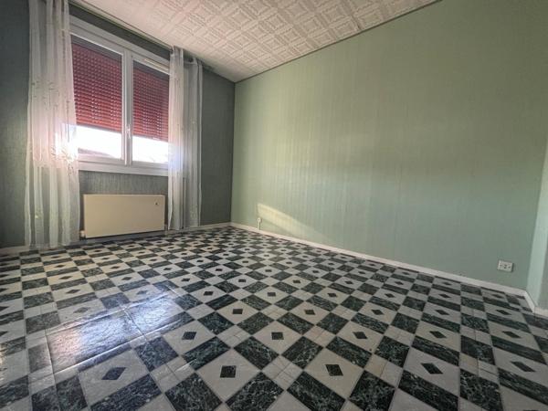 Pavillon lumineux avec jardin