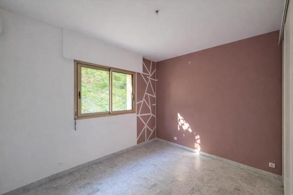 Appartement T3/T4 – 84 m² + terrasse – Pietranera – Vue mer – Ascenseur – Cave + parking