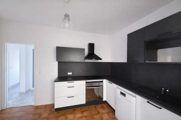 Appartement T3/T4 – 84 m² + terrasse – Pietranera – Vue mer – Ascenseur – Cave + parking