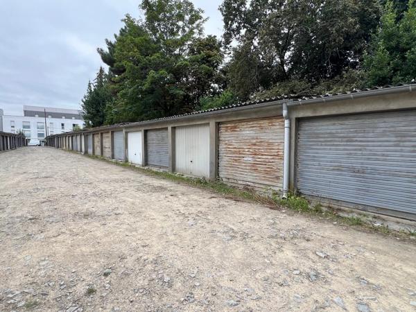 Vente                                                      Garage
                        
                                         15 m2                     à Nantes