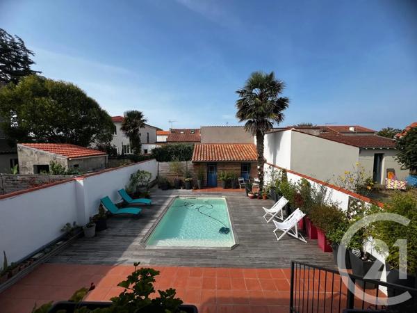 Maison à vendre  6 pièces - 140 m 2   FOURAS  - 17