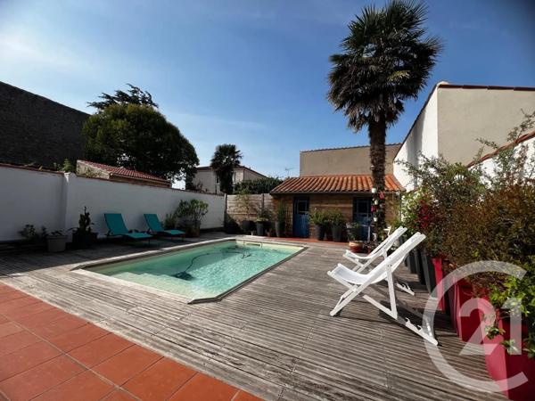 Maison à vendre  6 pièces - 140 m 2   FOURAS  - 17