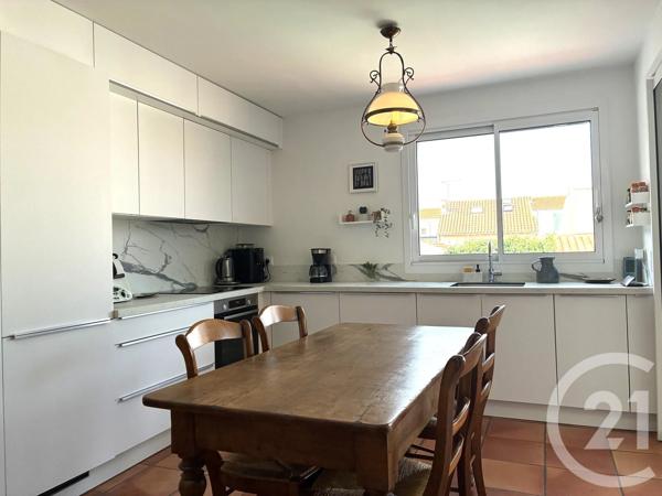 Maison à vendre  6 pièces - 140 m 2   FOURAS  - 17