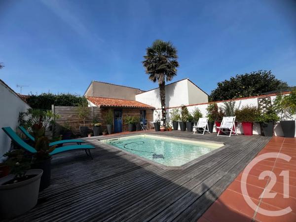Maison à vendre  6 pièces - 140 m 2   FOURAS  - 17