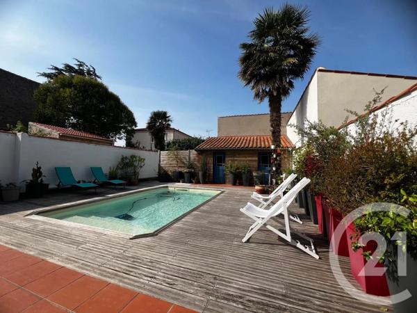 Maison à vendre  6 pièces - 140 m 2   FOURAS  - 17