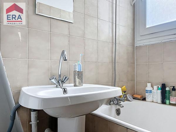 A VENDRE - RUE DE VAUGIRARD - 2 PIECES 29m²