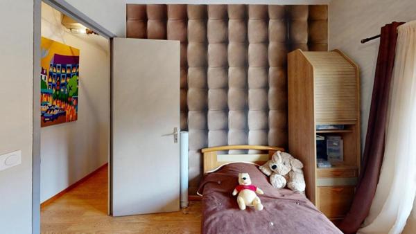 Maison avec jardin et garage rénové proche des commodités