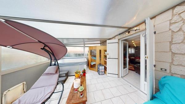 Maison avec jardin et garage rénové proche des commodités