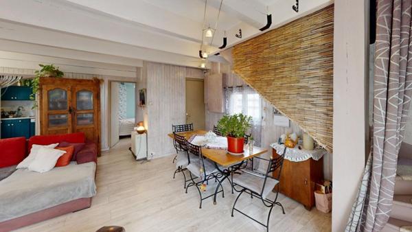 Maison avec jardin et garage rénové proche des commodités