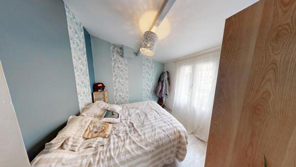 Maison avec jardin et garage rénové proche des commodités