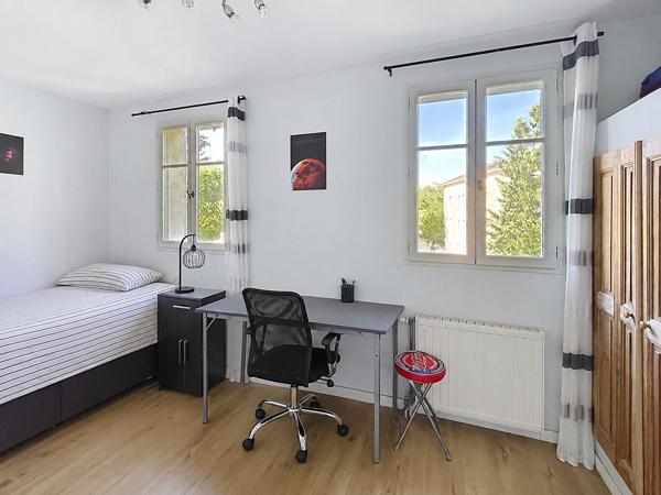 Maison de ville- AIX CENTRE- CALME ABSOLU- JARDIN- GARAGE- COUP DE COEUR