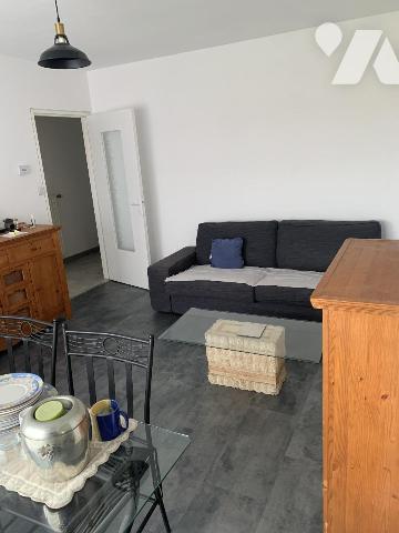 Entrée, séjour, cuisine équipée, une chambre, salle de douche, espace lingerie, débarras
Ccgaz ...