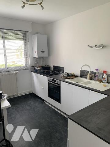 Entrée, séjour, cuisine équipée, une chambre, salle de douche, espace lingerie, débarras
Ccgaz ...