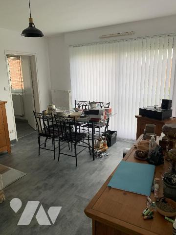 Entrée, séjour, cuisine équipée, une chambre, salle de douche, espace lingerie, débarras
Ccgaz ...