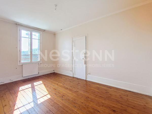 ST CYR L'ECOLE centre ville : Maison à louer de 131 m² avec jardin et garage