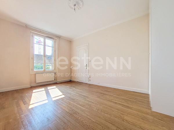 ST CYR L'ECOLE centre ville : Maison à louer de 131 m² avec jardin et garage