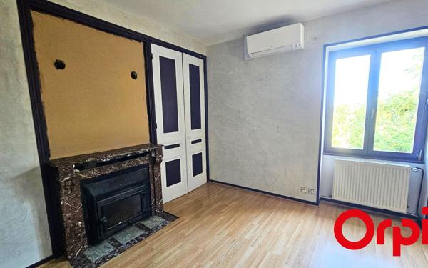 Maison à vendre    7 pièces •  Saint-Genis-Laval