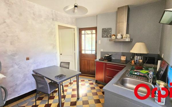 Maison à vendre    7 pièces •  Saint-Genis-Laval