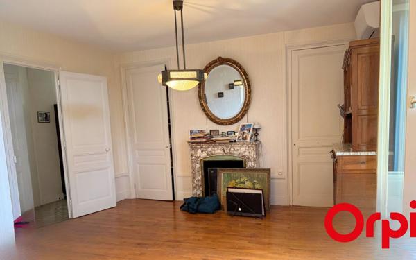 Maison à vendre    7 pièces •  Saint-Genis-Laval