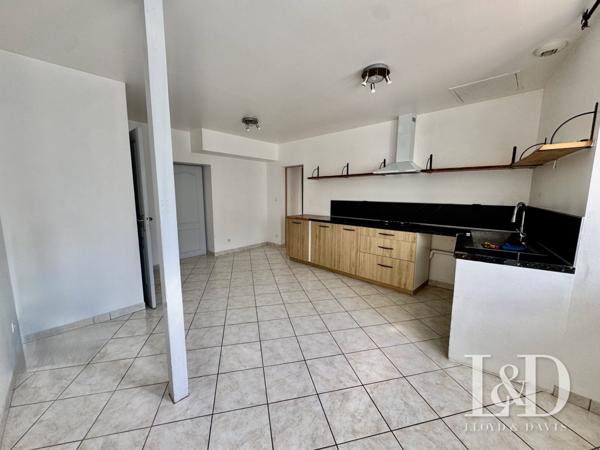 Appartement T3 dans maison de village