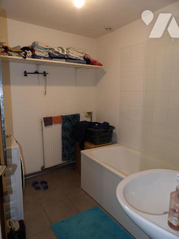 BETHUNE EN EXCLUSIVITE, Idéal investisseur - Maison actuellement louée avec un lot de 12 garages 