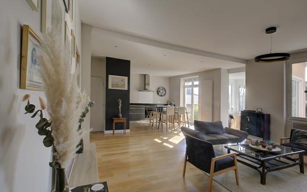 Maison à vendre    7 pièces • 203 m2 Collonges-au-Mont-d'Or